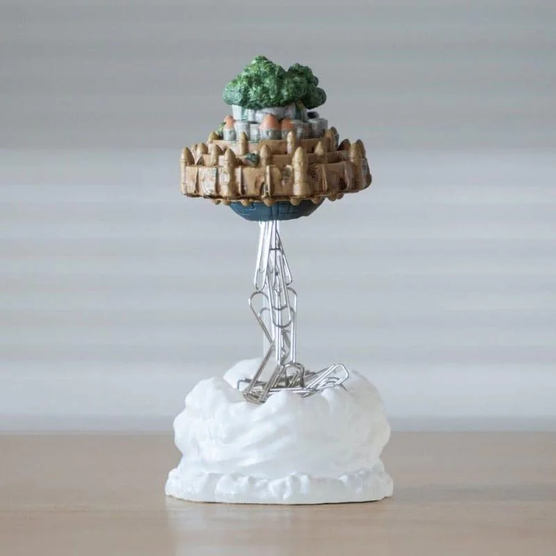 Tendance Statue: Figurine LE CHATEAU DANS LE CIEL - Chateau Volant - Statuette aimantée 13cm