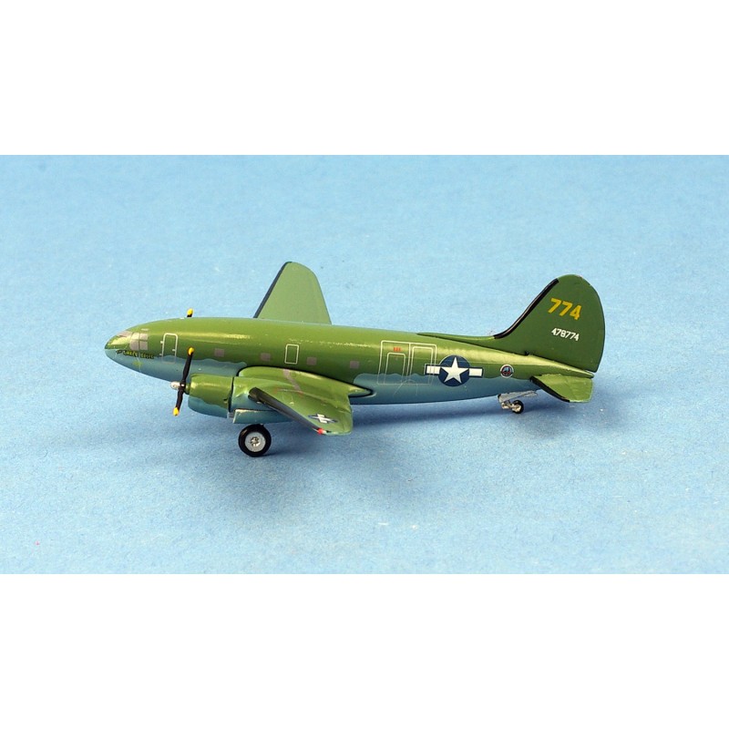 Objet collection pour cadeau: Miniature U.S. Air Force Curtis C-46 47 8019