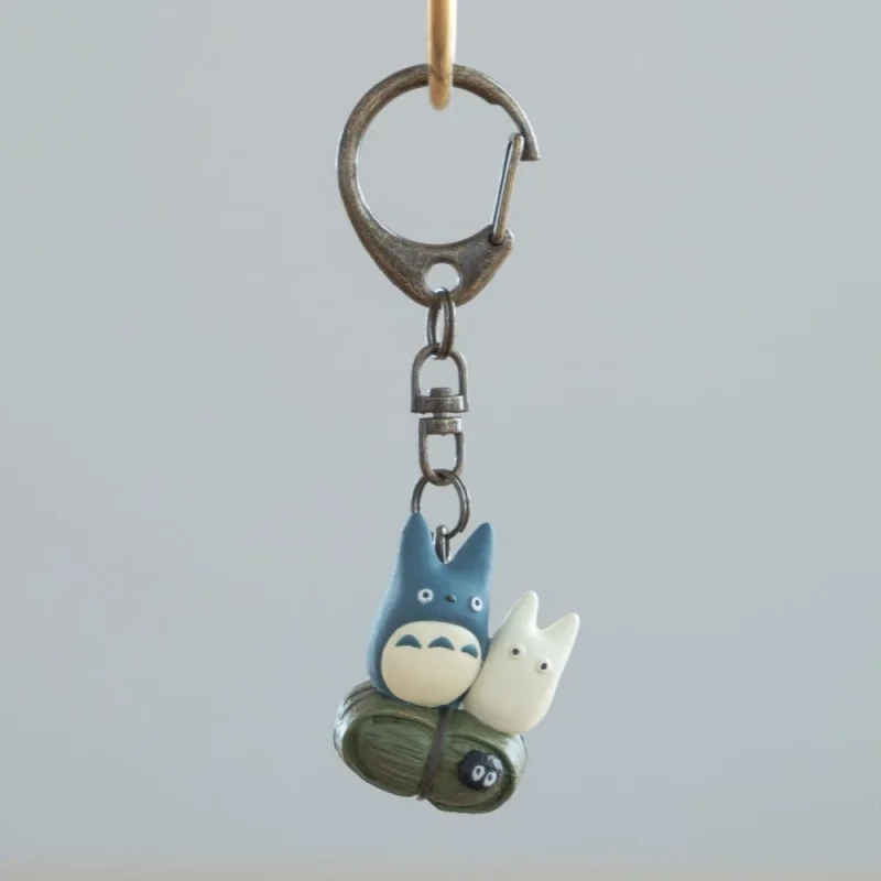 Vitrine format compact: LA BOUTIQUE OFFICIELLE DES PRODUITS DÉRIVÉS DU STUDIO GHIBLI
