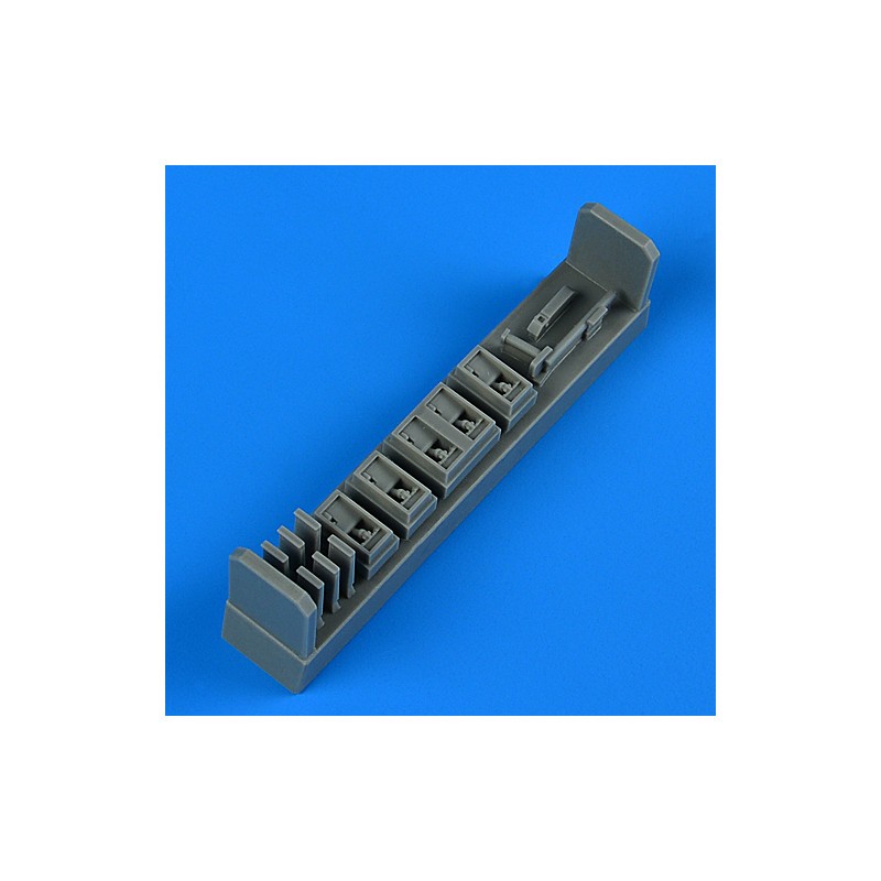 Pièce vitrine à exposer: North-American/Rockwell OV-10A/D Bronco steps (designed to be used with Kitty Hawk Model kits)