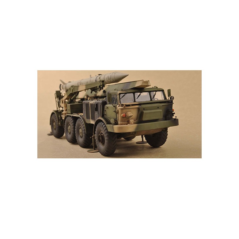 Pièce pour bureau: Maquette 9P113 TEL w/9M21 Rocket of 9K52 Luna-M Short