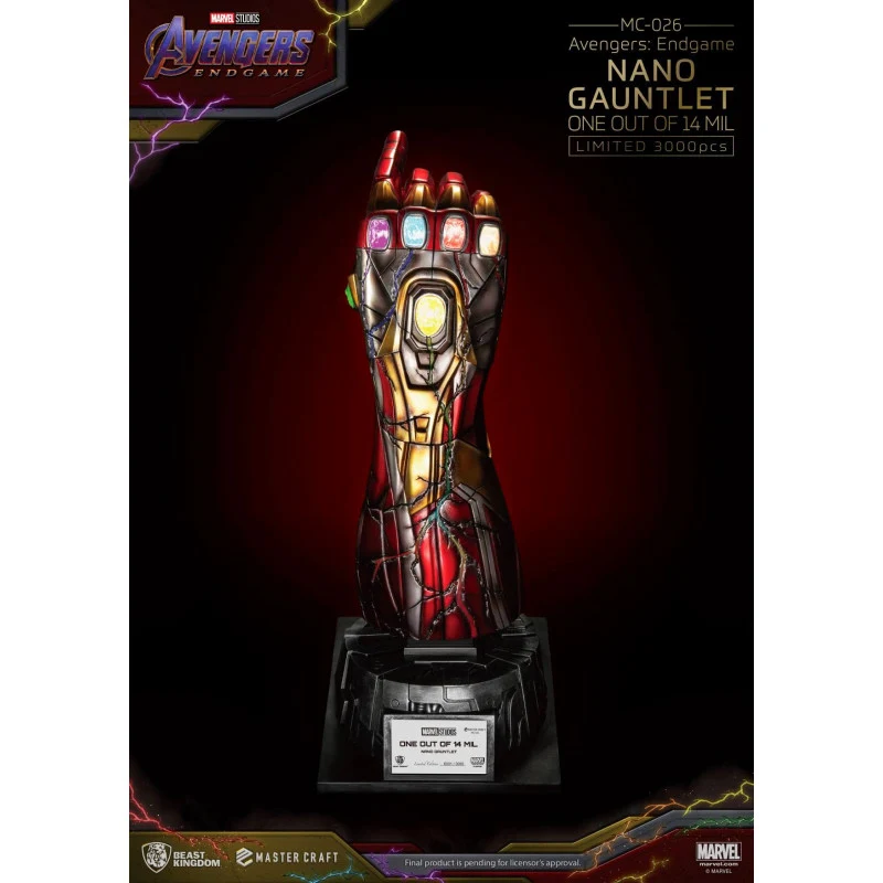 Objet déco pour bureau: AVENGERS ENDGAME Master Craft Nano Gauntlet Statue Beast Kingdom